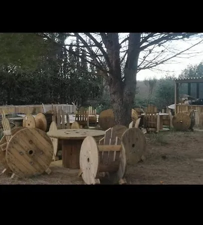 Mobilhomes Vintage Dans Ecolieux En Cours Camping A La Ferme * Ponteilla