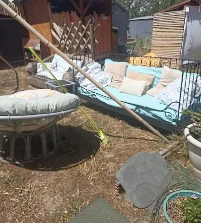 Camping Mobilhomes Vintage Dans Ecolieux En Cours Camping A La Ferme *